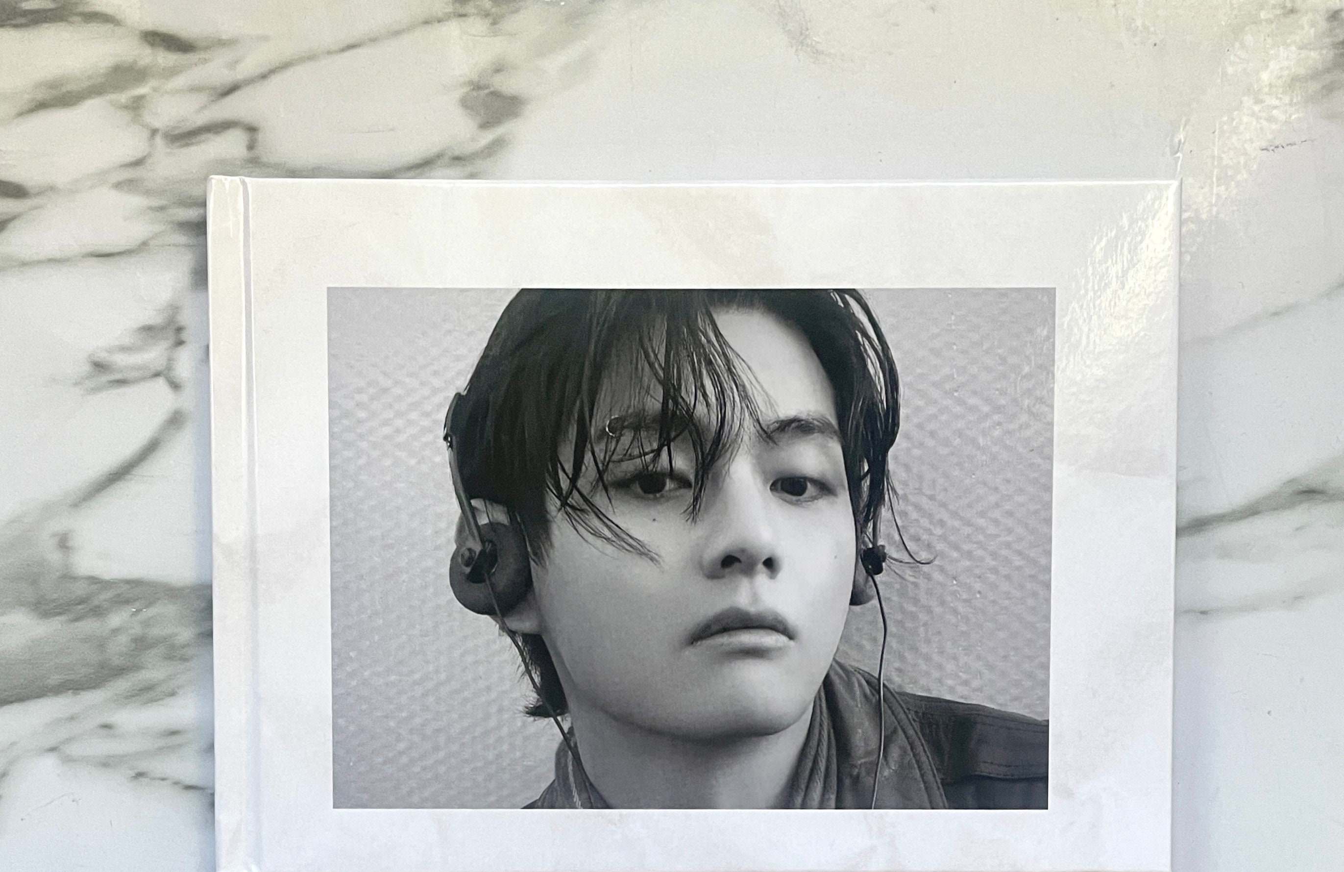 Vフレンズ テヒョン写真集 BTS - Etsy 日本