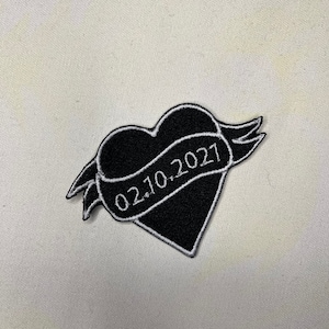 Custom Date Heart Patch - Gestickte Aufnäher, Jubiläumsgeschenk, Valentinstag, Hochzeit, Geburtstag, Geschenk für Partner, Gothic
