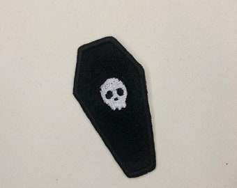 Kista och dödskalle-lapp - Broderade lappar, Goth-lapp, Gotisk, Död, Biker, Alternativ, Tatuering, Halloween-lapp, Spöklik