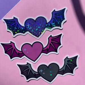 Fledermaus Flügel Herz Holographischer Aufkleber - Gothic Aufkleber, Kawaii Aufkleber, Emo Aufkleber, Pastel Goth, Gruseliger Aufkleber, Laptop Aufkleber, Die Cut