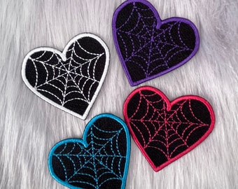 Patch coeur toile d'araignée - écusson gothique, effrayant, Halloween, gothique, emo, écusson grunge, écusson thermocollant, écussons pour veste, écusson pour chapeau