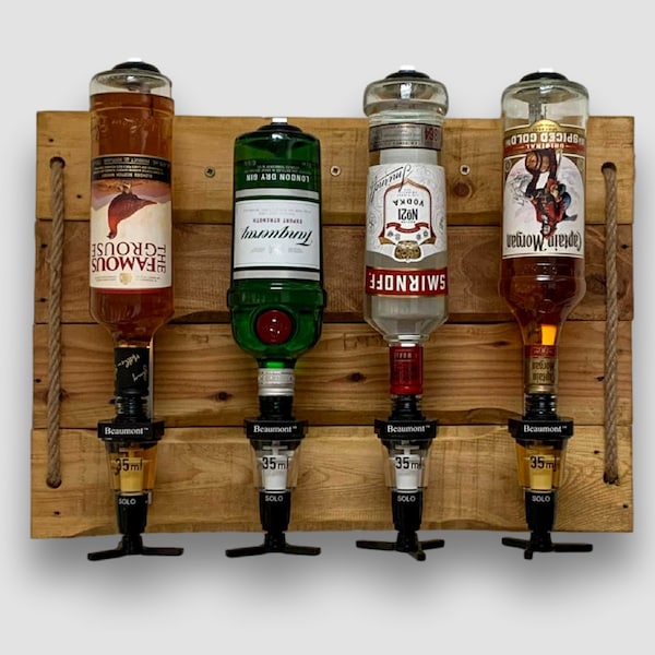 Barra de pared rústica de madera recuperada: Dispensador de licores con detalle de cuerda