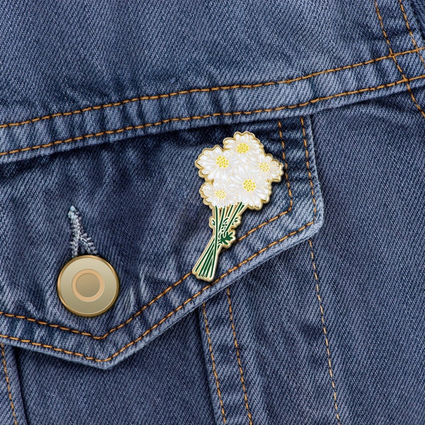 White Daisy Enamel Pin - April Birth Month Flower Floral Accessory and Botanical Brooch for Nature Lovers