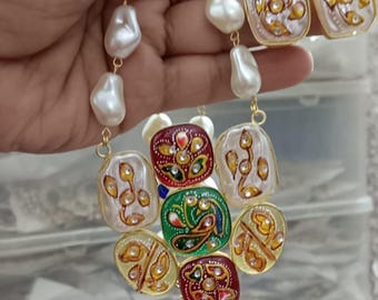 Conjunto de collar y pendientes Tanjore, joyería con colgante de perlas Meenakari multicolor (16-18 pulgadas)