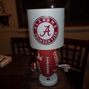 UNIVERSITY OF ALABAMA Football Tischlampe (handgefertigt)