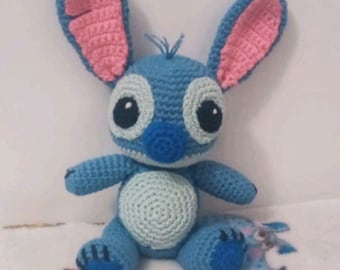 Boneca Stitch com padrão amigurumi fácil