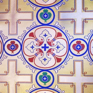 Metallic Greek brocade. 145 cm width