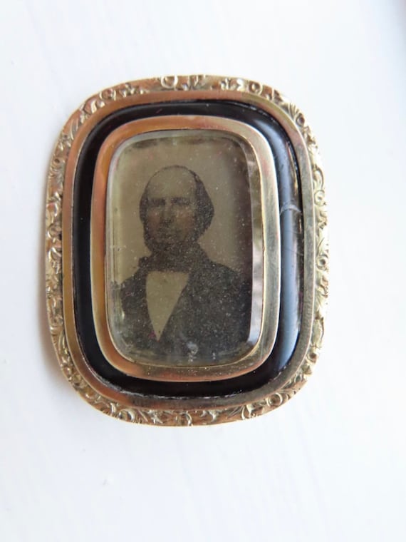 Victorian mourning jewelry, Victorian gold washed