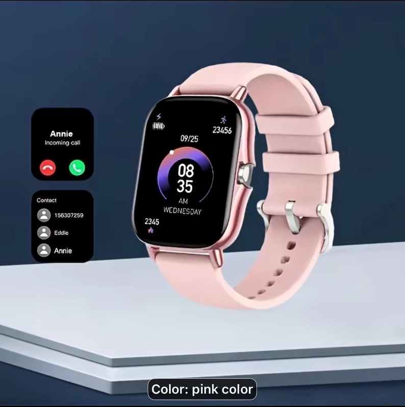 Puede incluir: Un reloj inteligente rosa con una esfera rectangular y una correa rosa a juego. La esfera del reloj muestra la hora, la fecha y el d&iacute;a de la semana. La pantalla muestra una llamada entrante de "Annie".