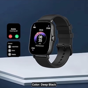 Könnte beinhalten: Eine tiefschwarze Smartwatch mit einem rechteckigen Bildschirm, der die Uhrzeit, das Datum und Informationen zu eingehenden Anrufen anzeigt. Das Armband der Uhr ist ebenfalls schwarz. Der Bildschirm zeigt die Uhrzeit 08:35 Uhr am Mittwoch, den 25. September an. Der Text "Annie Incoming call" wird ebenfalls angezeigt.