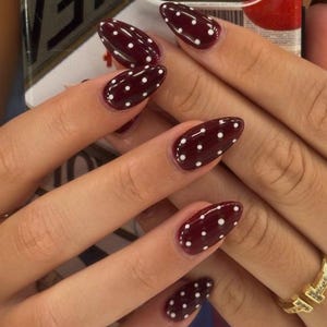 Presse à pois sur les ongles | Jeu de clous réutilisables peints à la main de couleur personnalisée