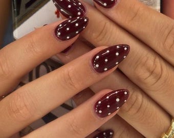 Presse à pois sur les ongles | Jeu de clous réutilisables peints à la main de couleur personnalisée