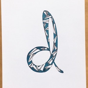 Obra de arte inicial, pintada a mano 'D'. Carta del alfabeto ilustrado, tema de planos de papel