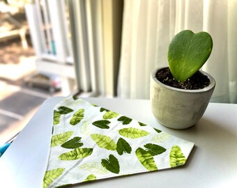 Bandana para mascotas con estampado de hojas
