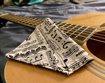 Bandana para mascotas con partituras