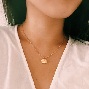 14k Gold Seashell Necklace, 14k Gold Filled Necklace, Layering Necklace for Women, Seashell Gold Necklace, Gold Beach Necklace