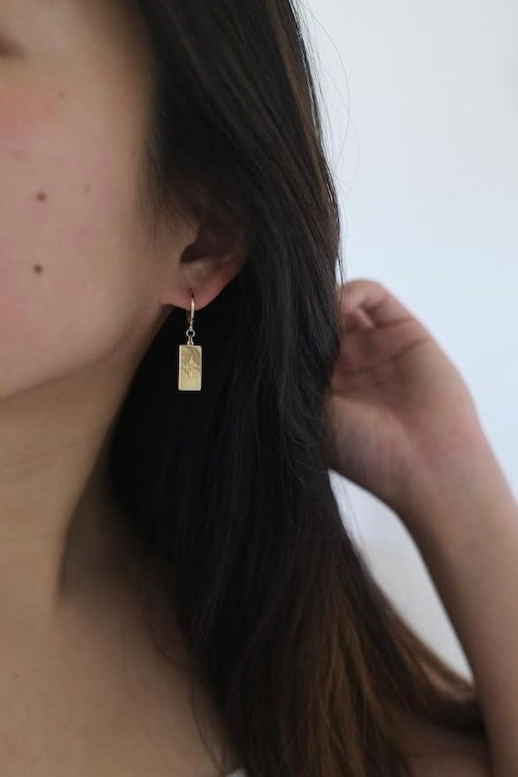 Rectangular Hoop Earrings in 14k Yellow Gold – Filigree Jewelers Gold Rectangular Medallion Hoop Earrings - Women Jewelry main image 2