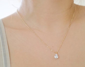 Collar lleno de oro con diamantes de lágrima, collar lleno de oro de 14k, collar de diamantes de pera, collar de diamantes delicados, collar de oro, boda