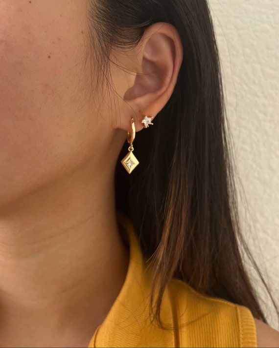 18K ゴールドメッキ ダイヤモンド CZ フープイヤリング、チャーム付き 