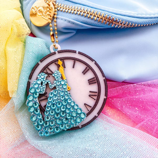 Cinderella Clock Keychain: Handmade Straw Topper