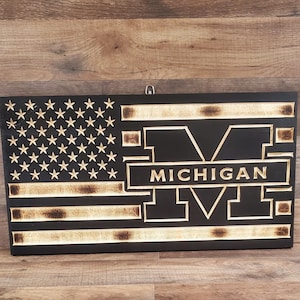 Handgefertigte Missernon Amerikanische Flagge aus Holz mit Gravur