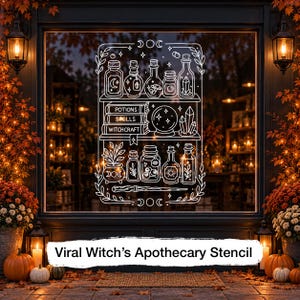 Könnte beinhalten: Eine weiße Linienkunst-Schablone auf einem Fenster, die drei Regale mit Zaubertrankflaschen, Kristallen, einer Kristallkugel und einer Topfpflanze zeigt. Die Bücher sind mit Potions, Spells und Witchcraft beschriftet.