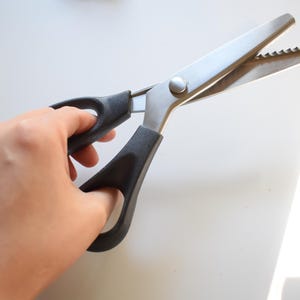 Zickzackschere aus Edelstahl, 5 mm gezackte Klingen, robuste Nähschere Bild 9