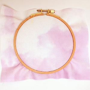 Tela de punto de cruz de 14ct, tela Aida estampada púrpura, tela de cuarto de grasa, tela Aida de color de 14 conteos, patrón de nube púrpura, aida misteriosa