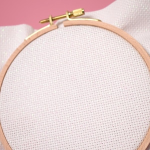 Tela Aida blanca iridiscente de 14 hilos, Aida brillante para punto de cruz de 14 hilos, Tela Aida blanca n.° 14 con efecto de luz para costura, Tela brillante