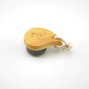 Silky Soft Bristles Wooden Facial Cleansing Brush for Deep Pore Cleansing and Skin Exfoliating