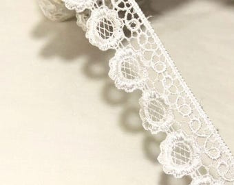 Classic Crochet Lace Trim | White Lace Ribbon | Vintage-Inspired Edging for Sewing, Gift Wrap & Décor