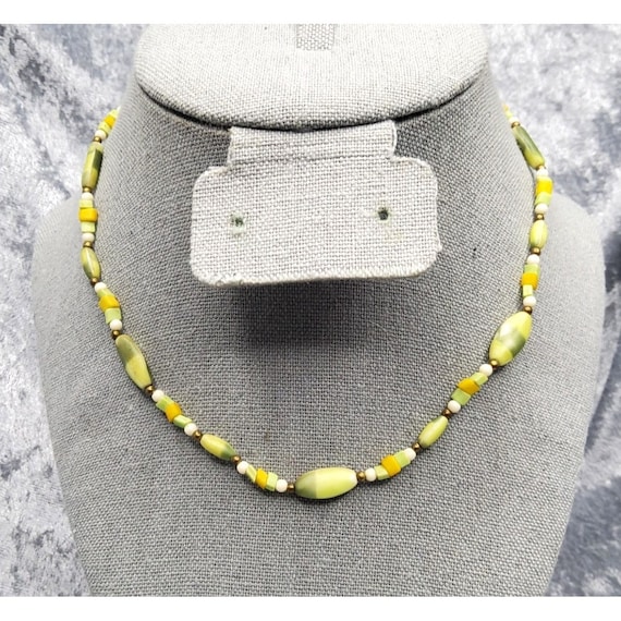 vintage various lime yellow polished stones gold t