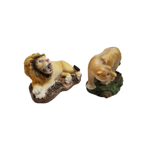 vintage set of 2 lion and lioness resin hand painted figurines 4"L x 2.75"h.