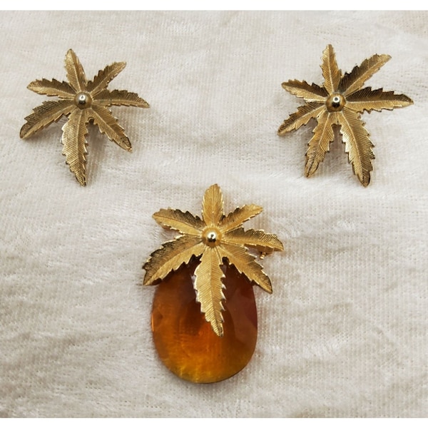 Vintage 1960's Signed Sarah Coventry "Autumn Haze" Brooch / Pendant & Clip-On Earrings Set