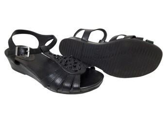 Easyspirit E360 Womens esbonelle Strappy Adjustable Sandals. Size