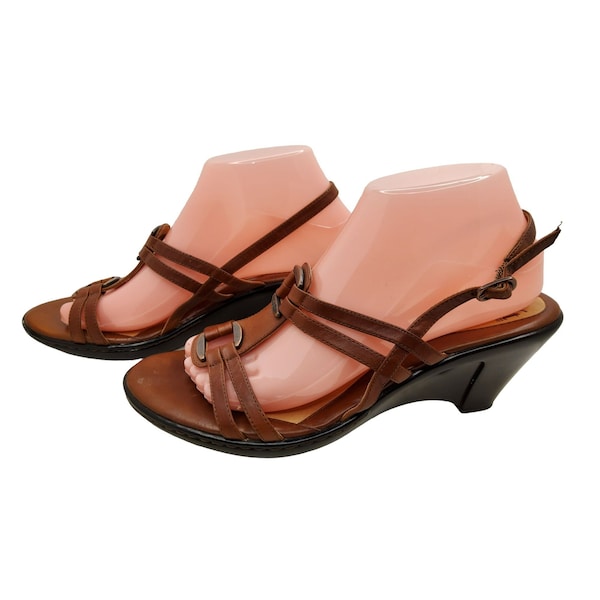 2000s sofft womens brown leather adjustible buckle 3" heel sling back open toe pumps.