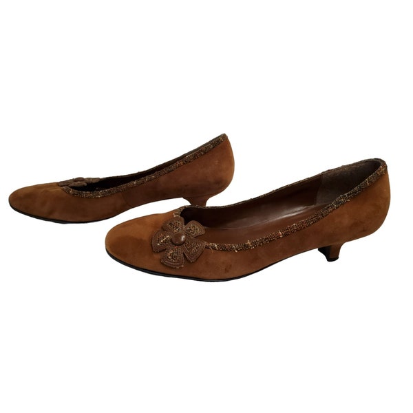 naturalizer womens leather/suede flower accent 1.5" heel slide on pumps.