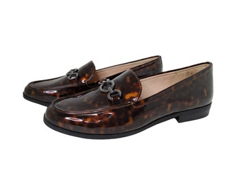 Bandolino Womens lehain 3 Faux Patent 