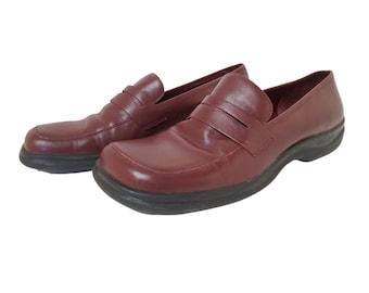 Womens Franco Sarto Leather Square Toe Burgandy Loafers. Size 9M
