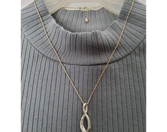 Vintage Avon Elegant 10" Clear Studded Silver Swirl Design Necklace.