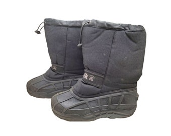 Botas de nieve de invierno cálidas con forro aislante negro para niño Kamik de la década de 2000 Tamaño juvenil US 5M/EU 37, seminuevo