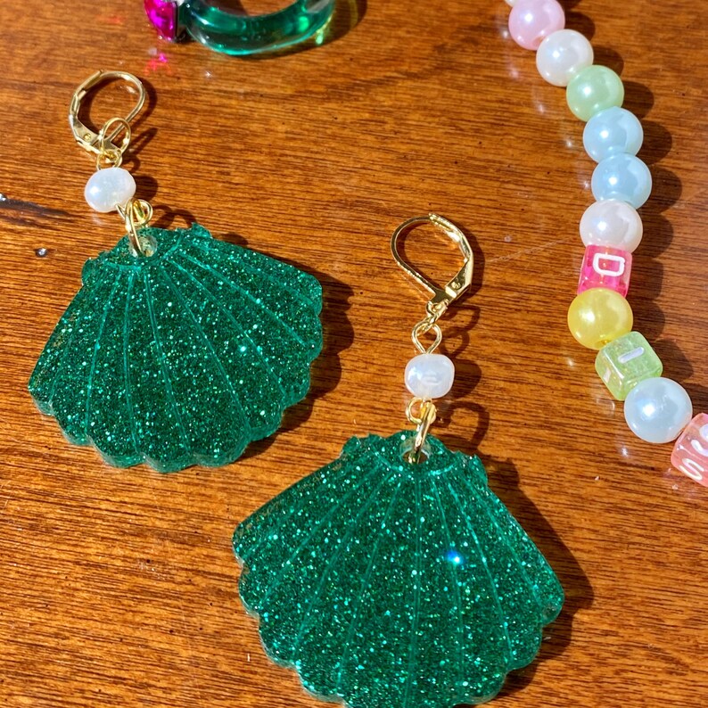 Under the sea Resin Seashell earrings Disney Inspired earrings Disney planning Mermaid Shell Earrings Shell and pearl aesthetic