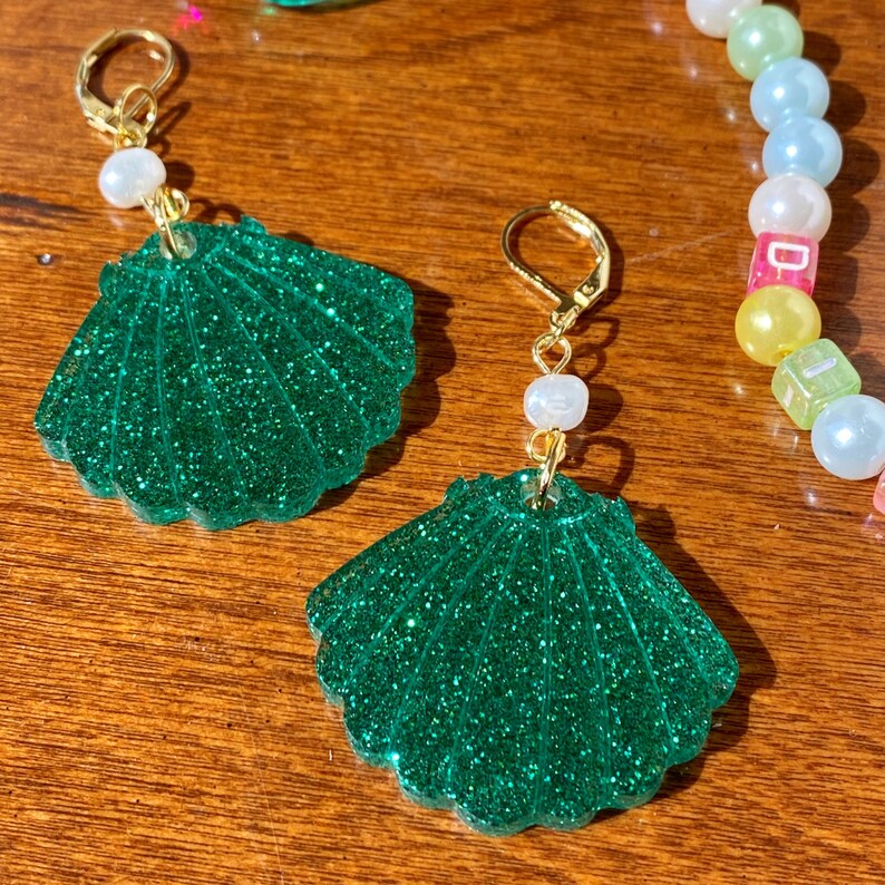 Under the sea Resin Seashell earrings Disney Inspired earrings Disney planning Mermaid Shell Earrings Shell and pearl aesthetic