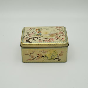 Caixa de lata floral chinoiserie vintage amarela e rosa flores de cerejeira gueixa