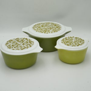 PYREX Verde avocado green casserole bowls, solid-colored, olive patterned lids, set of three