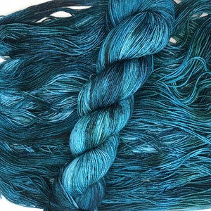 Hand dyed merino/ nylon yarn “London at night” 4 ply  100 grams 425 meters