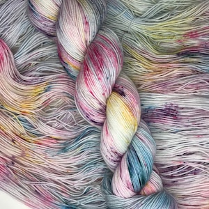 Hand dyed merino/ nylon yarn “London Lights” 4 ply  100 grams 425 meters
