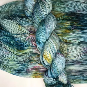 Hand dyed merino/ nylon yarn “Afternoon in London” 4 ply  100 grams 425 meters