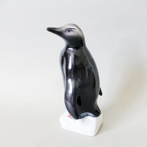 Penguin statuett,Vintage porcelain penguin figurine,vintage pottery bird statuette,antique figurine FREE SHIPPING WORLDWIDE