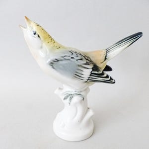 Vintage bird  figurine, Volkstedt porcelain singing bird FREE SHIPPING WORLDWIDE